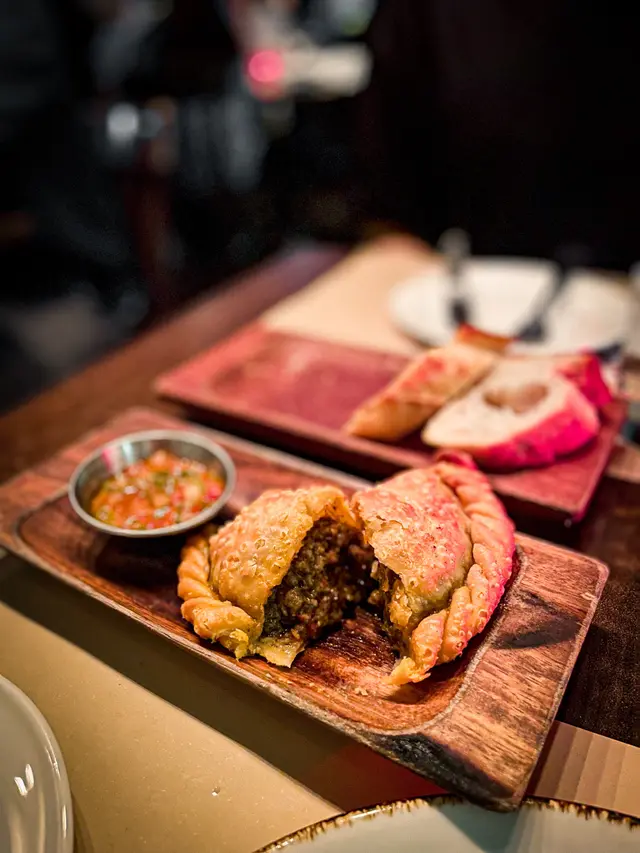 𝙴𝙼𝙿𝙰𝙽𝙰𝙳𝙰 𝙳𝚁 𝙲𝙰𝚁𝙽𝙴 𝙲𝚁𝙸𝙾𝙻𝙻𝙰