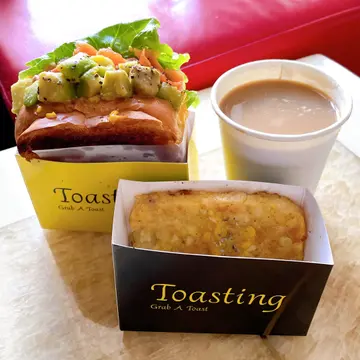 烟三文鱼+牛油果+400次滑蛋