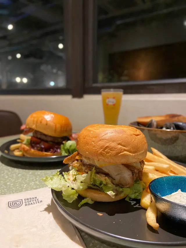 慢煮豬肋漢堡配薯條