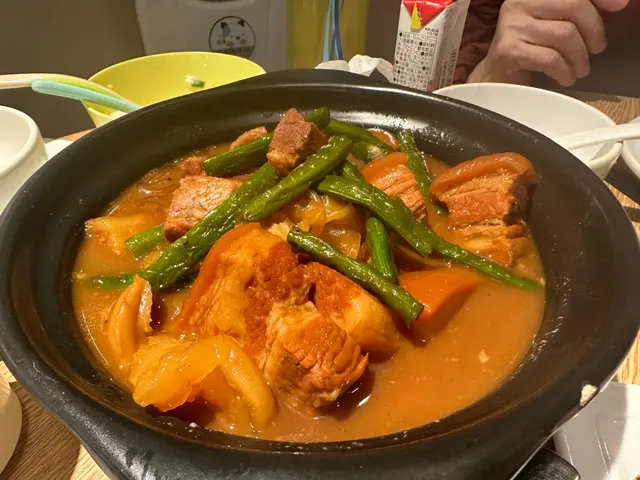 花膠鮑魚紅燒肉煲