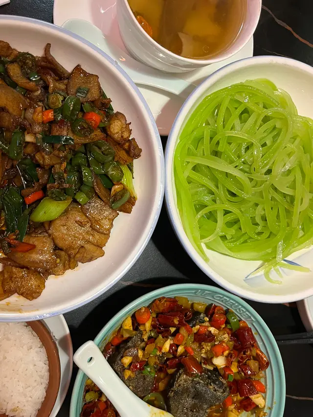 很好吃～ 每次饞湖南菜都會來，鐵觀音也好喝！誰懂～