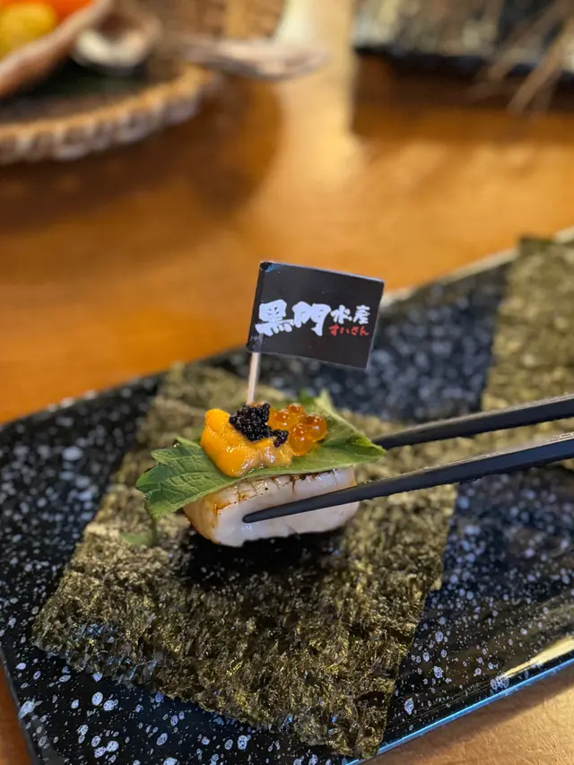 黑門帆立貝伴魚籽醬