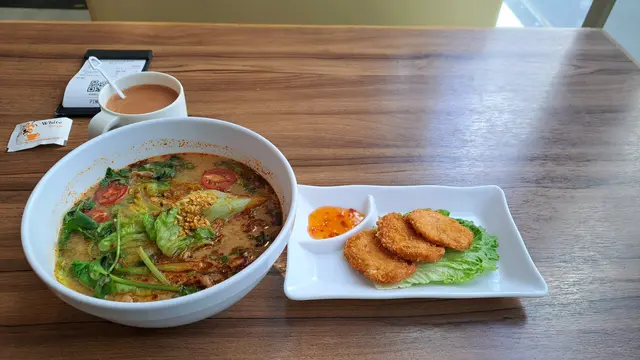 生菜冬陰功湯河金邊粉