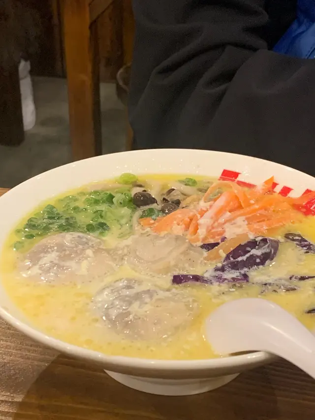 北海道牛乳忌廉湯雞叉燒拉麵