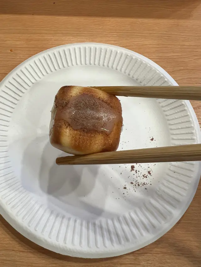 奶香小饅頭細細個，饅頭外脆內軟又有煉奶好好味。