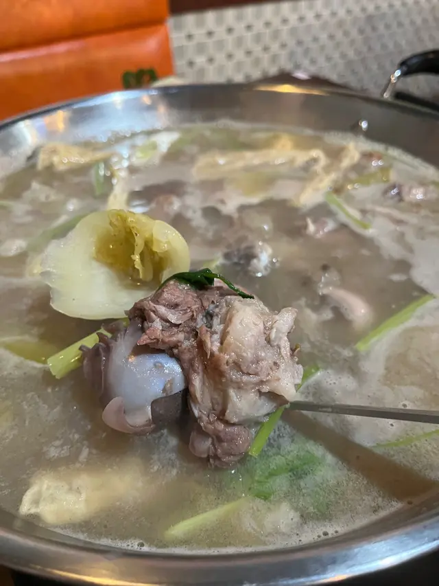 胡椒豬肚少爺雞湯