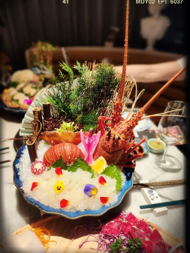 鍋心暖意套餐之澳洲龍蝦刺身（原隻）