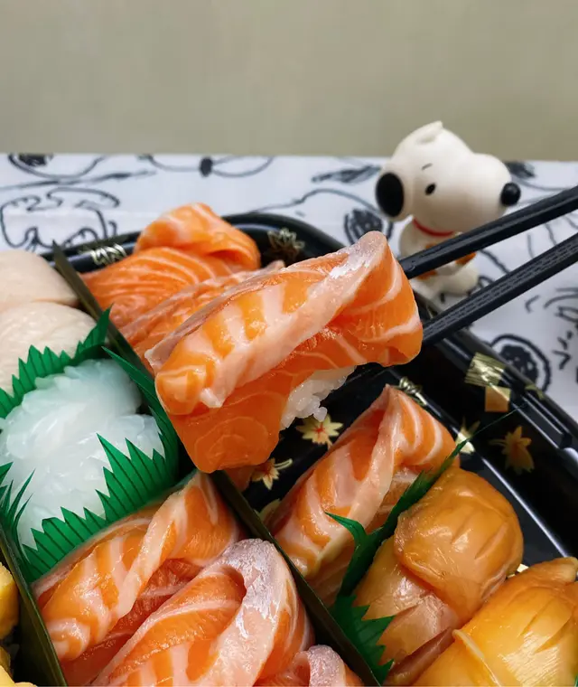 厚三文魚腩壽司