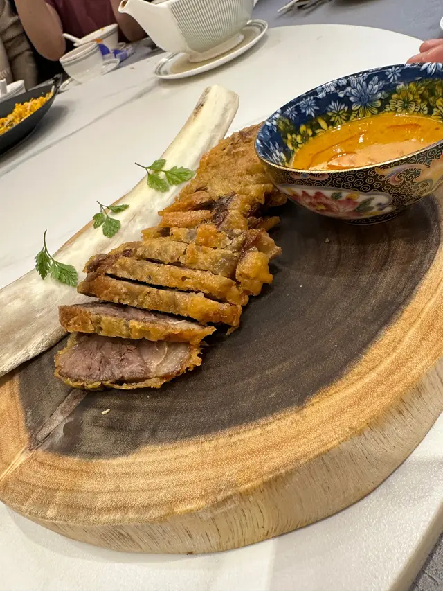 脆皮牛腩