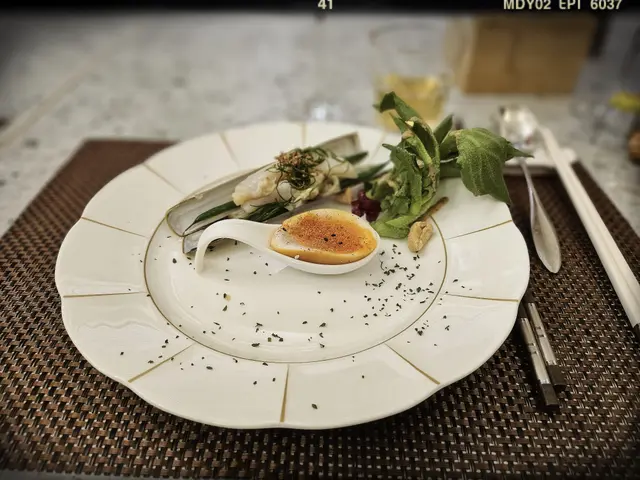 溫泉蛋蔥油涼拌蟶子皇