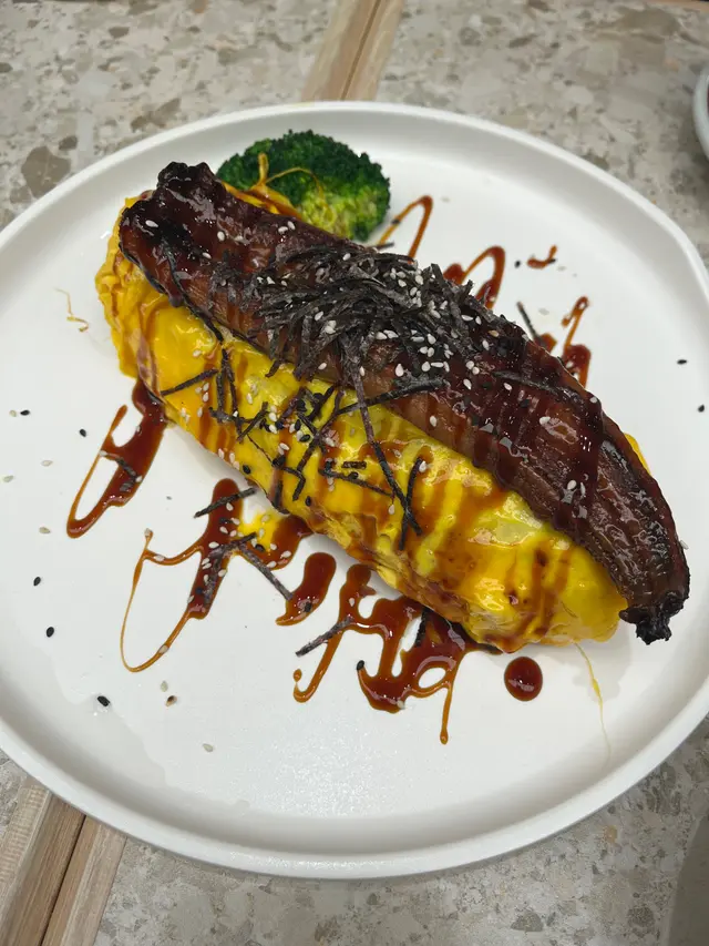 鰻魚滑蛋炸熱狗