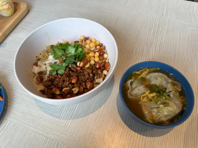 重慶小麵配雲吞