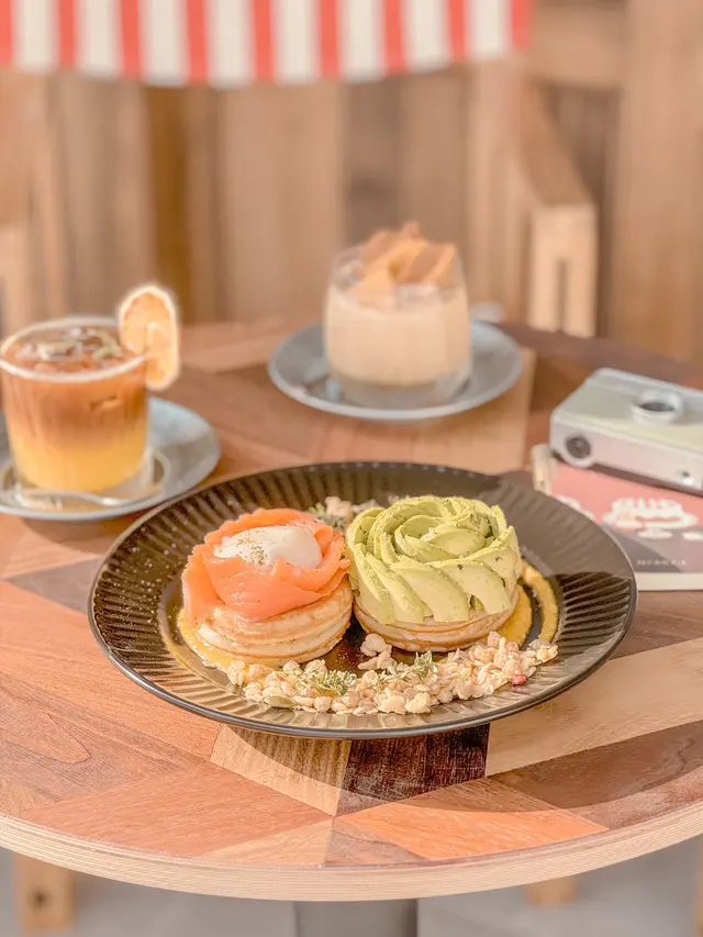 Egg  Benedict