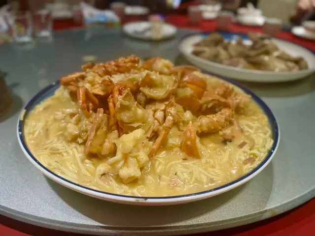 高湯澳洲龍蝦三斤配伊麪