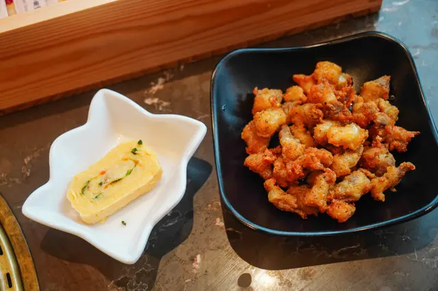 吞拿魚玉子燒、黑椒炸雞軟骨