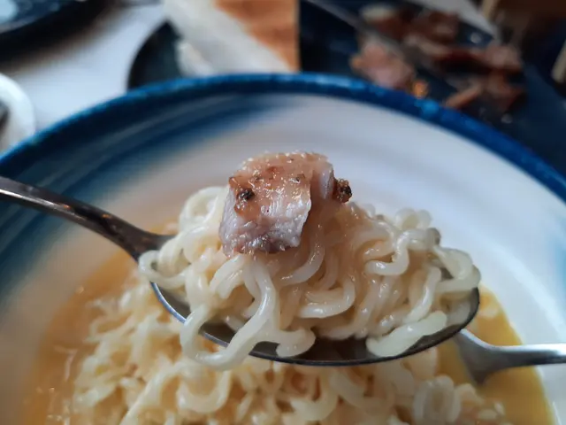 秘制豬扒麵配濃湯