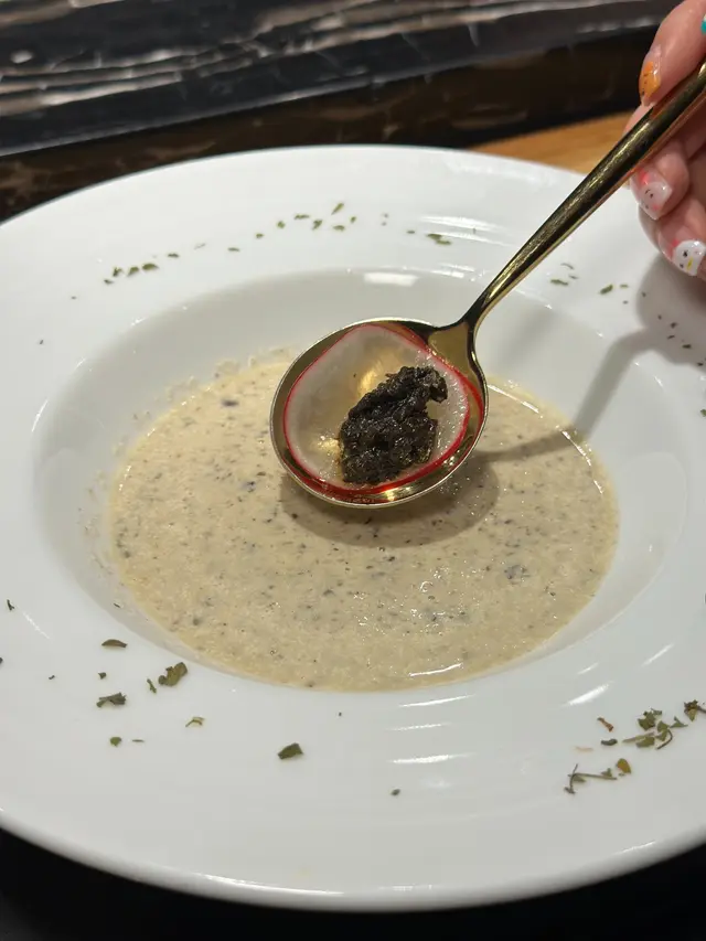 松露蘑菇湯