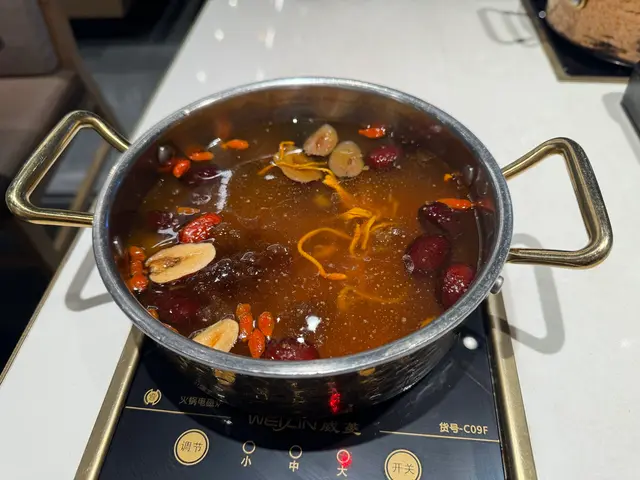 藥膳蟲草花桃膠雞湯