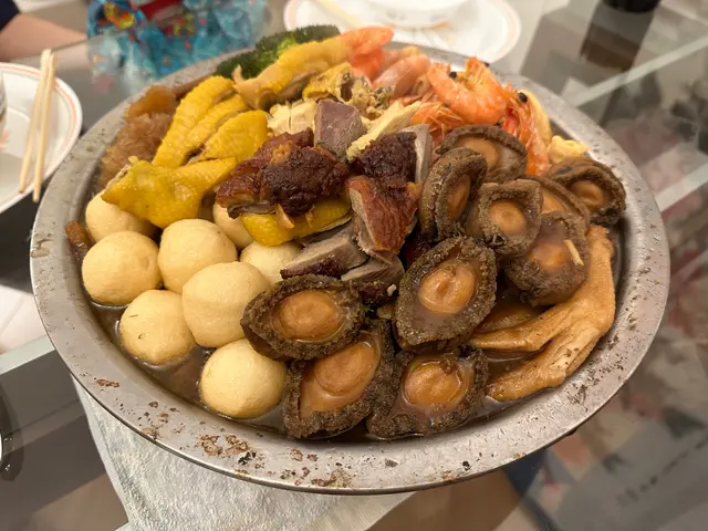 鮑魚瑤柱福袋盆菜