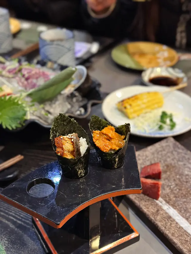 鰻魚小手卷 & 海膽小手卷