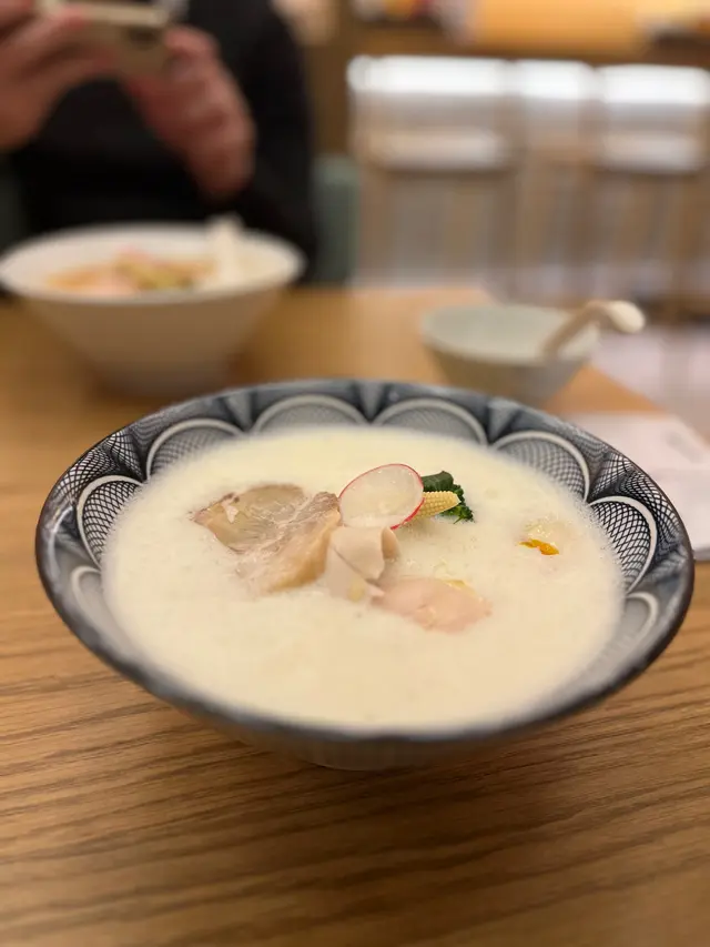 濃厚泡沫雞白湯拉麵