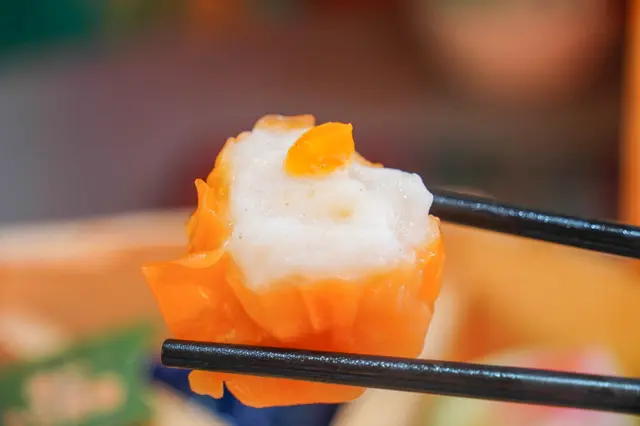 鹹蛋黃墨魚燒賣