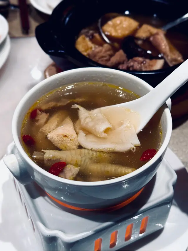 螺頭花膠燉雞湯 