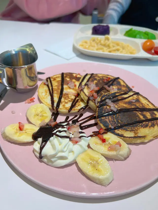 Strawberry  banana pancake