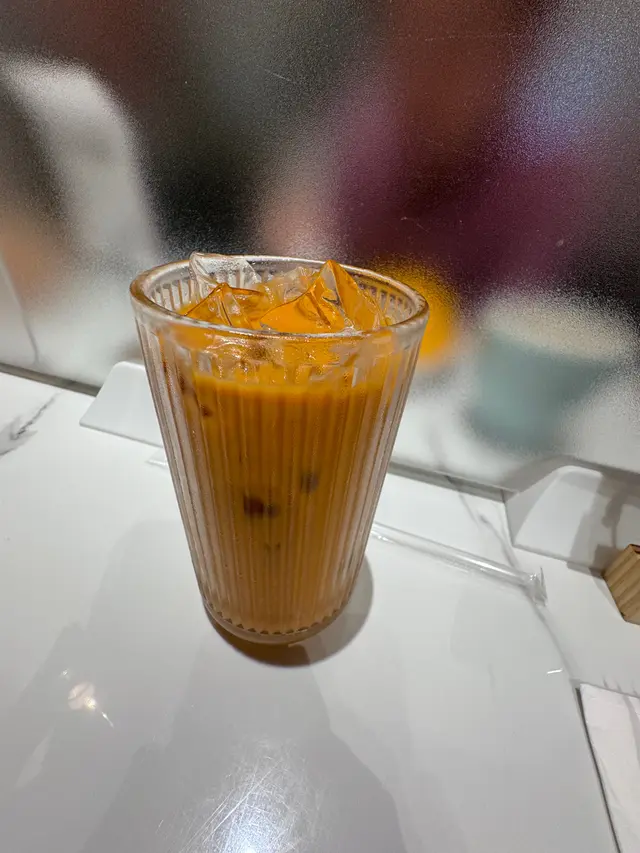 好好👍🏼飲，不太甜，泰式奶茶好有水準