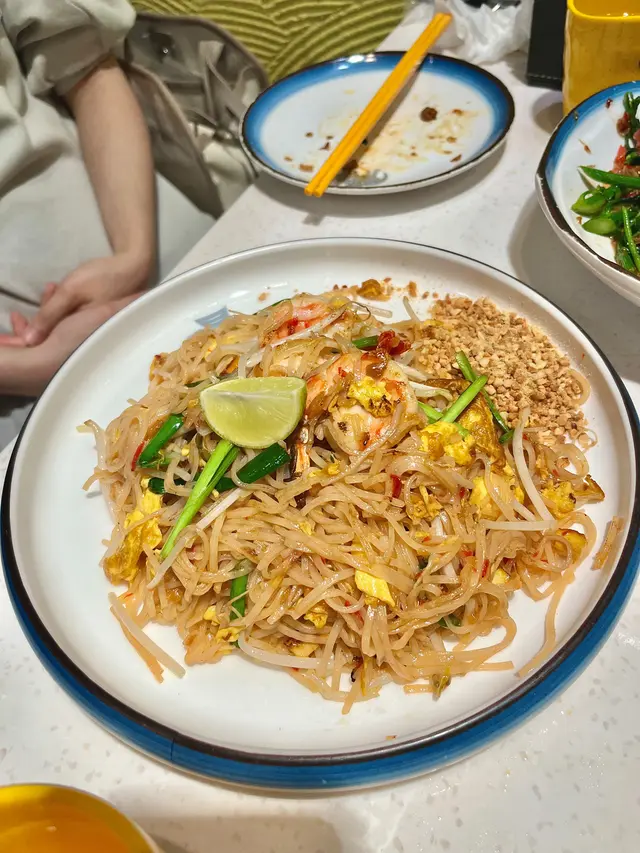 泰式鮮蝦炒金邊粉