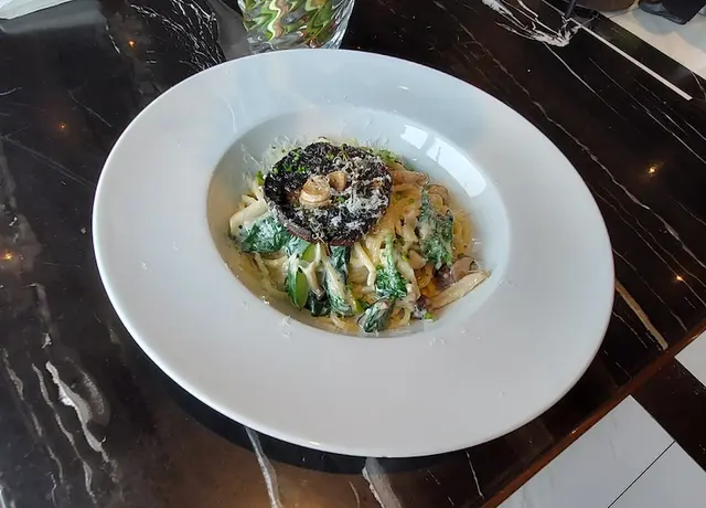 烤大啡菇意粉, 菠菜忌廉汁  