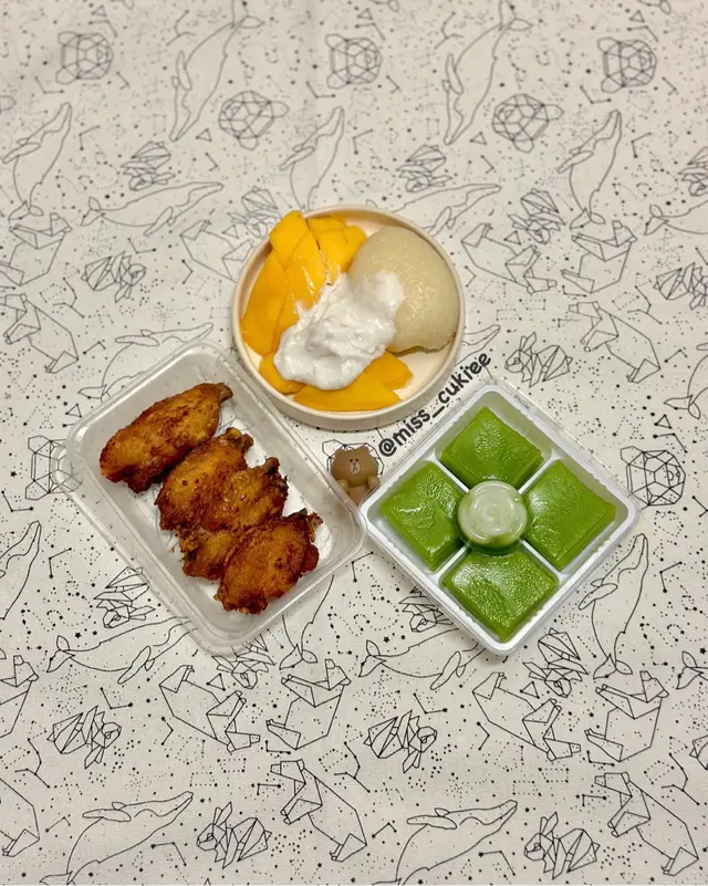 芒果糯米飯 & 炸雞中翼 & 斑斕千層糕