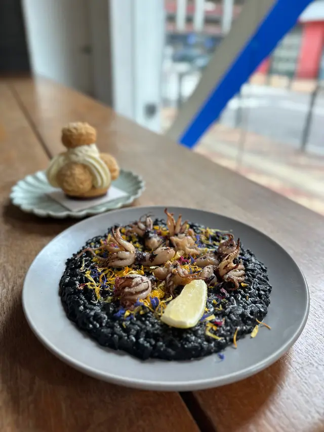 八爪魚仔佐鹹蛋黃墨汁意大利飯