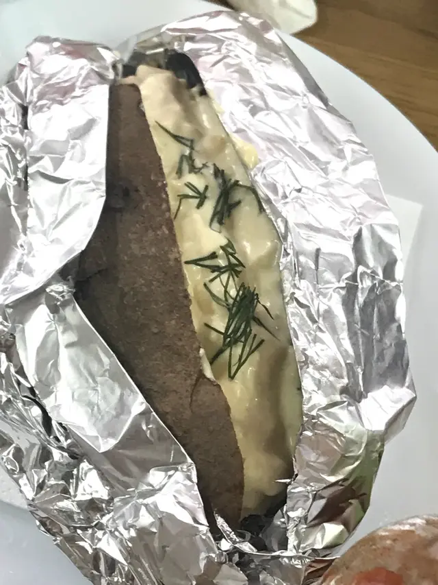 雞蛋沙律原隻焗薯