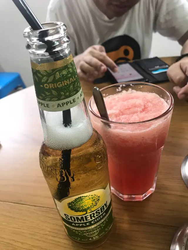 西瓜沙冰及蘋果酒