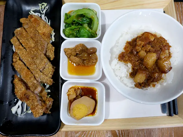 滷肉香酥排骨便當