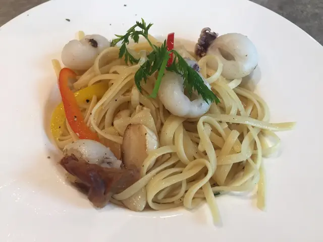 蒜容墨魚仔意粉*