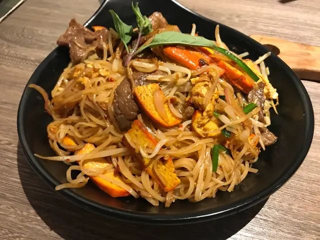 泰香牛肉炒金邊粉