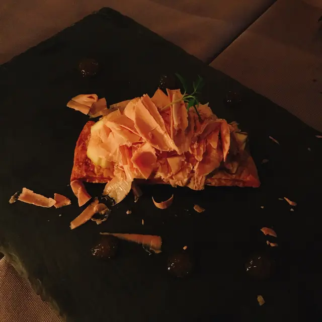 法國鵝肝凍配杏脯千層酥皮