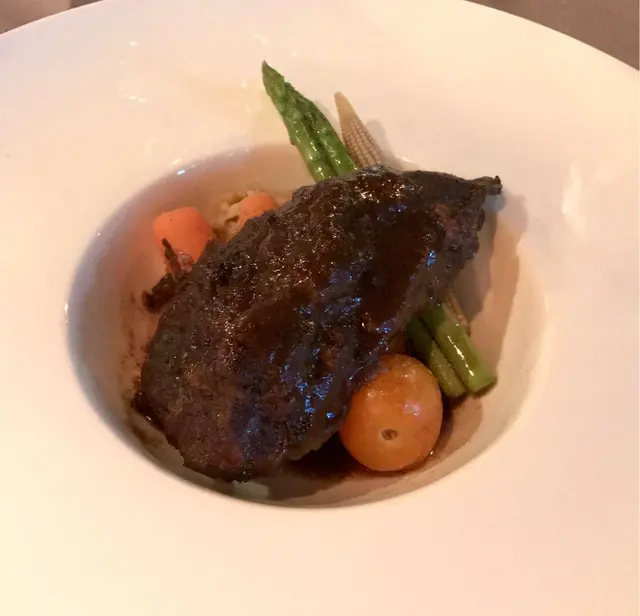 香草紅酒燒汁燴澳洲和牛牛面頰