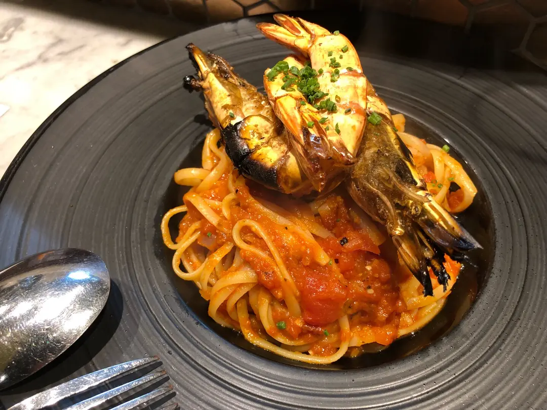 king prawn linguine  $ 148