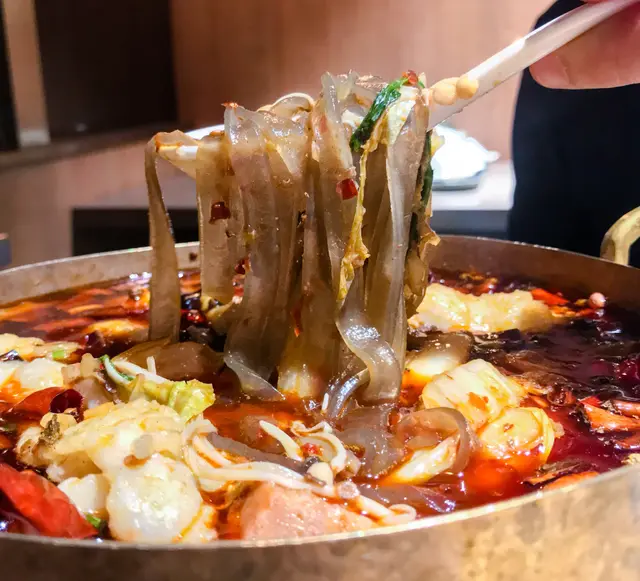 沸騰水煮滑魚片