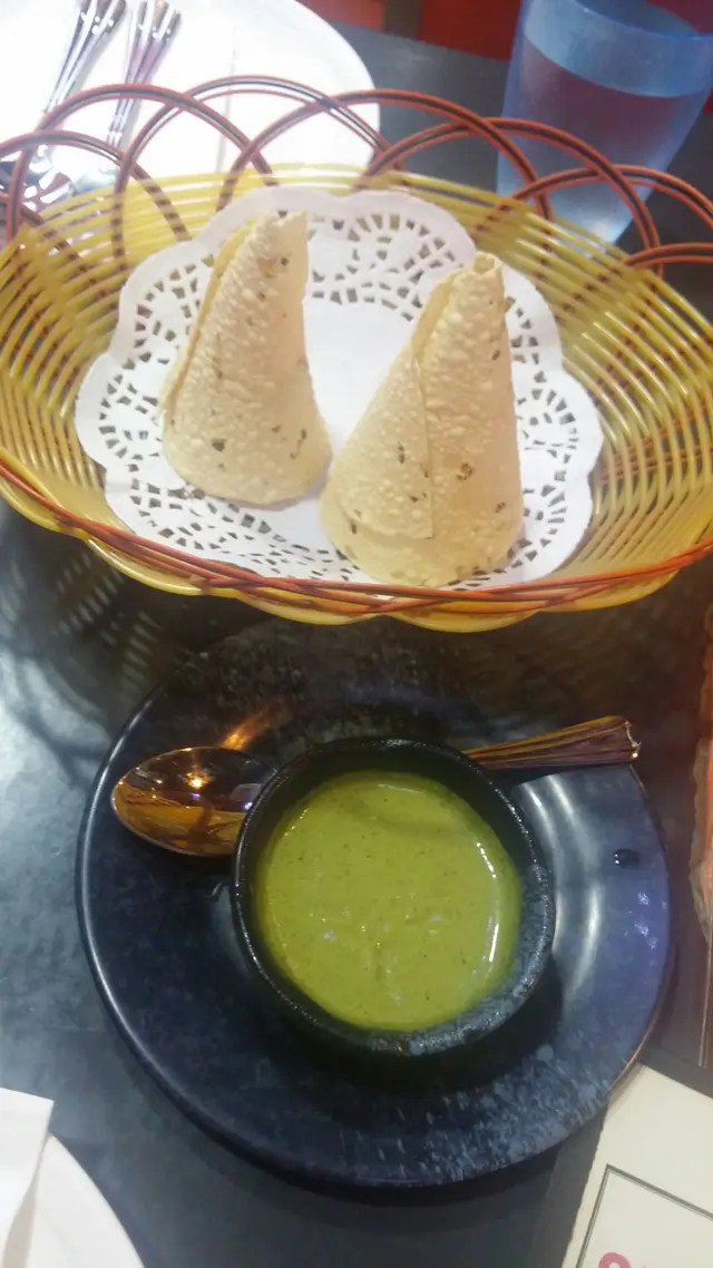 印度薄脆配薄荷汁