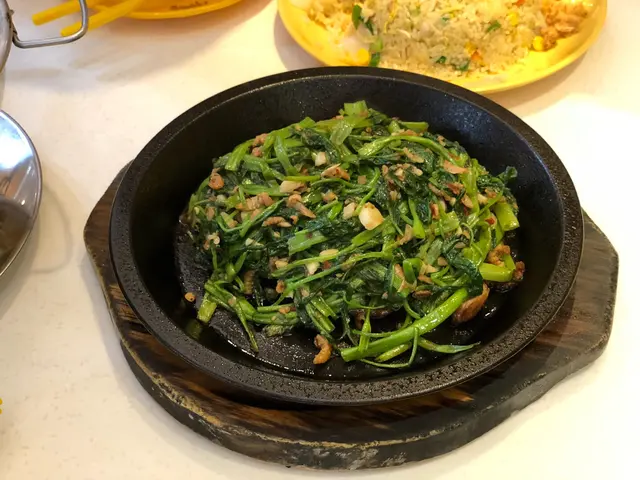 鐵板豬頸肉炒通菜