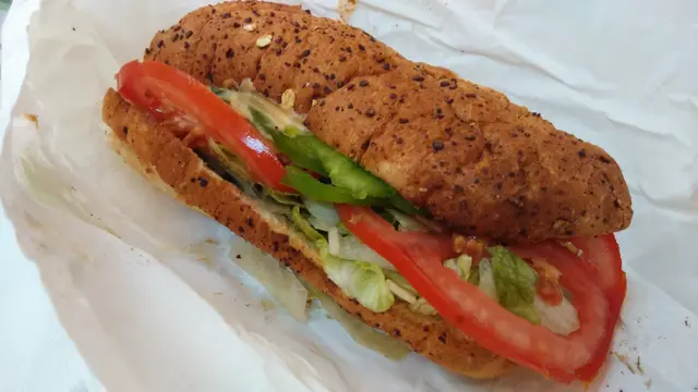 看似飽滿，但只是拍攝角度關係而已