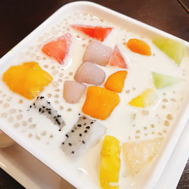 椰汁雜果西米露+芋圓