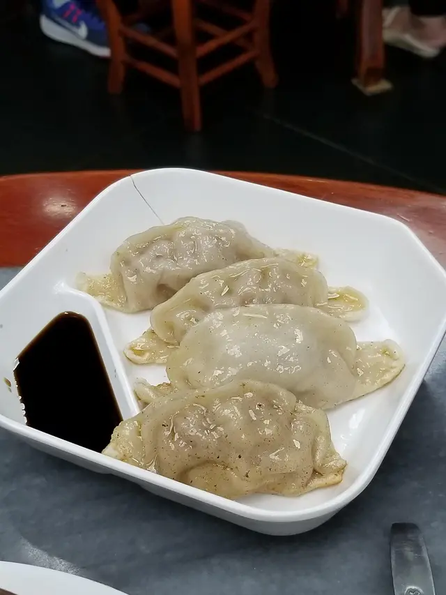 鮮肉鍋貼