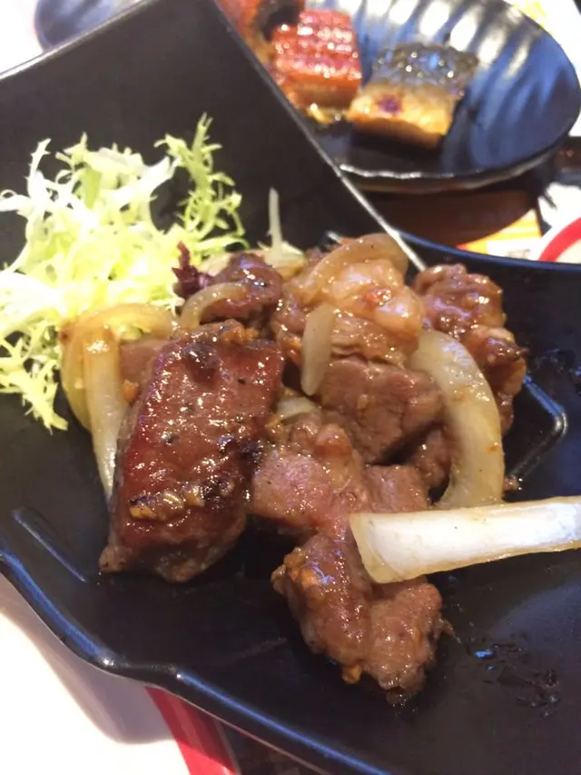 鐵板蒜香一口牛