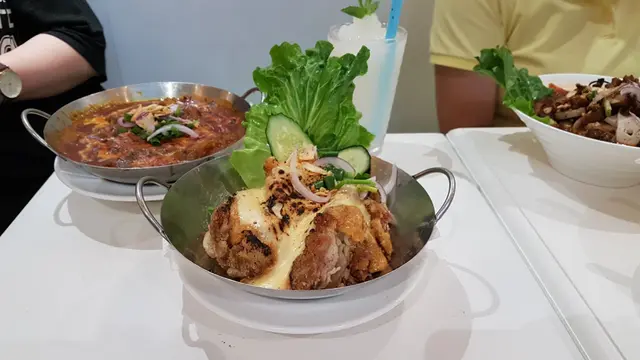 沙嗲芝士雞扒焗紅米炒飯