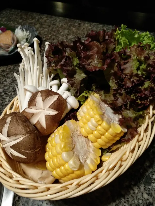 得一款菜,仲要係沙律菜, 都叫"雜錦蔬菜盤", 能符合商品說明條例嗎?🤔